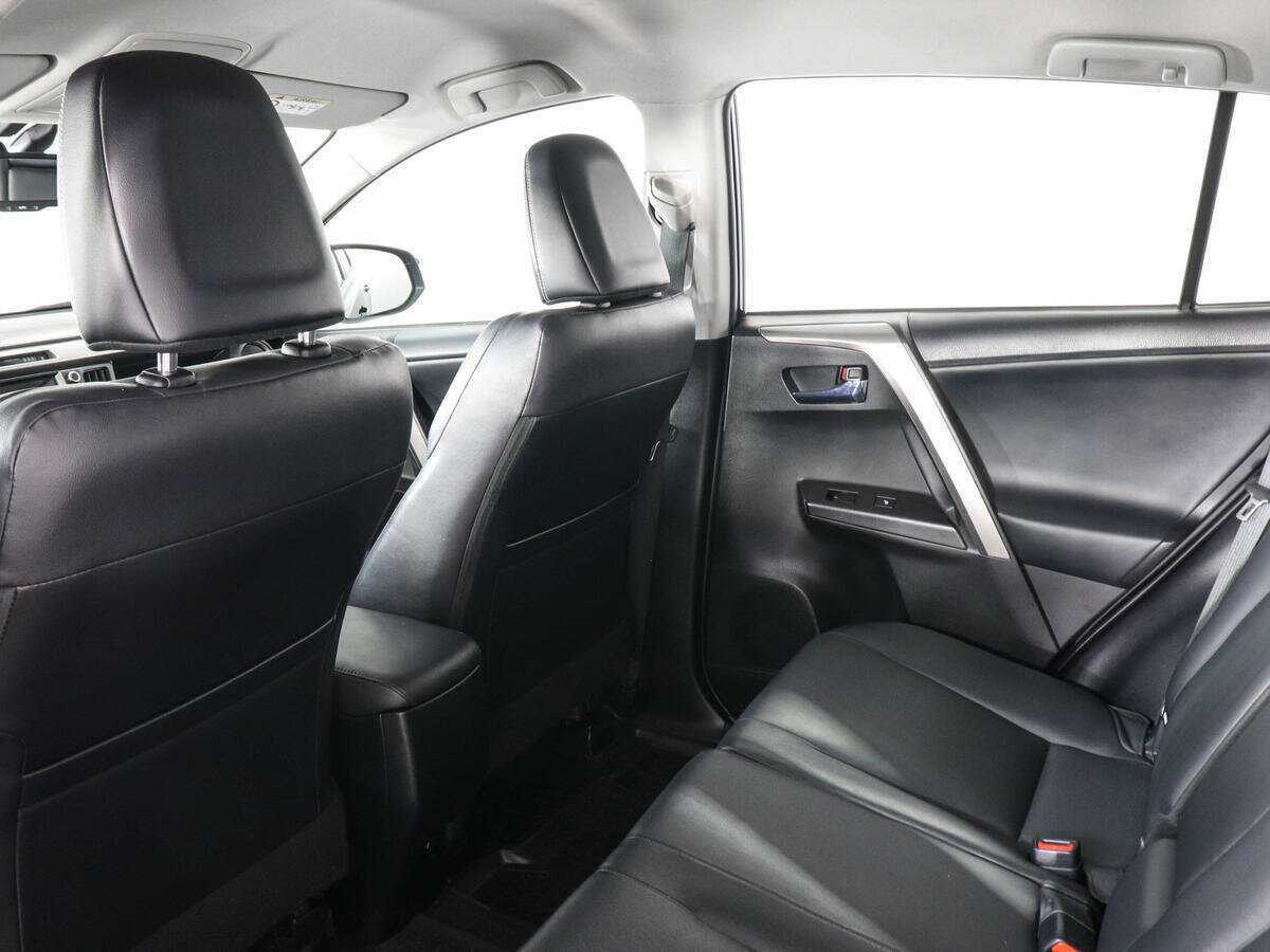 Toyota RAV4 б/у, 2018, Автоматическая. Фото: #11