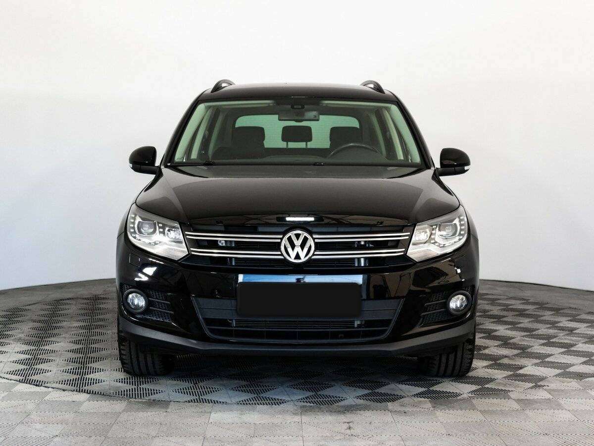 Volkswagen Tiguan б/у, 2015, Роботизированная. Фото: #1