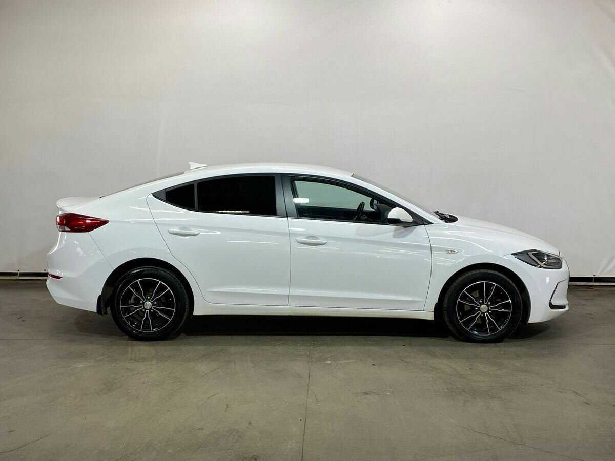 Hyundai Elantra б/у, 2017, Автоматическая. Фото: #3