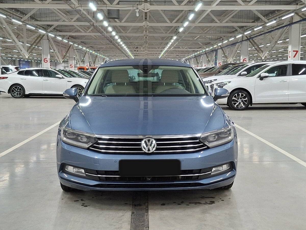 Volkswagen Passat б/у, 2018, Роботизированная. Фото: #1
