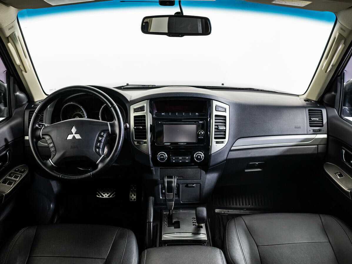 Mitsubishi Pajero б/у, 2018, Автоматическая. Фото: #9