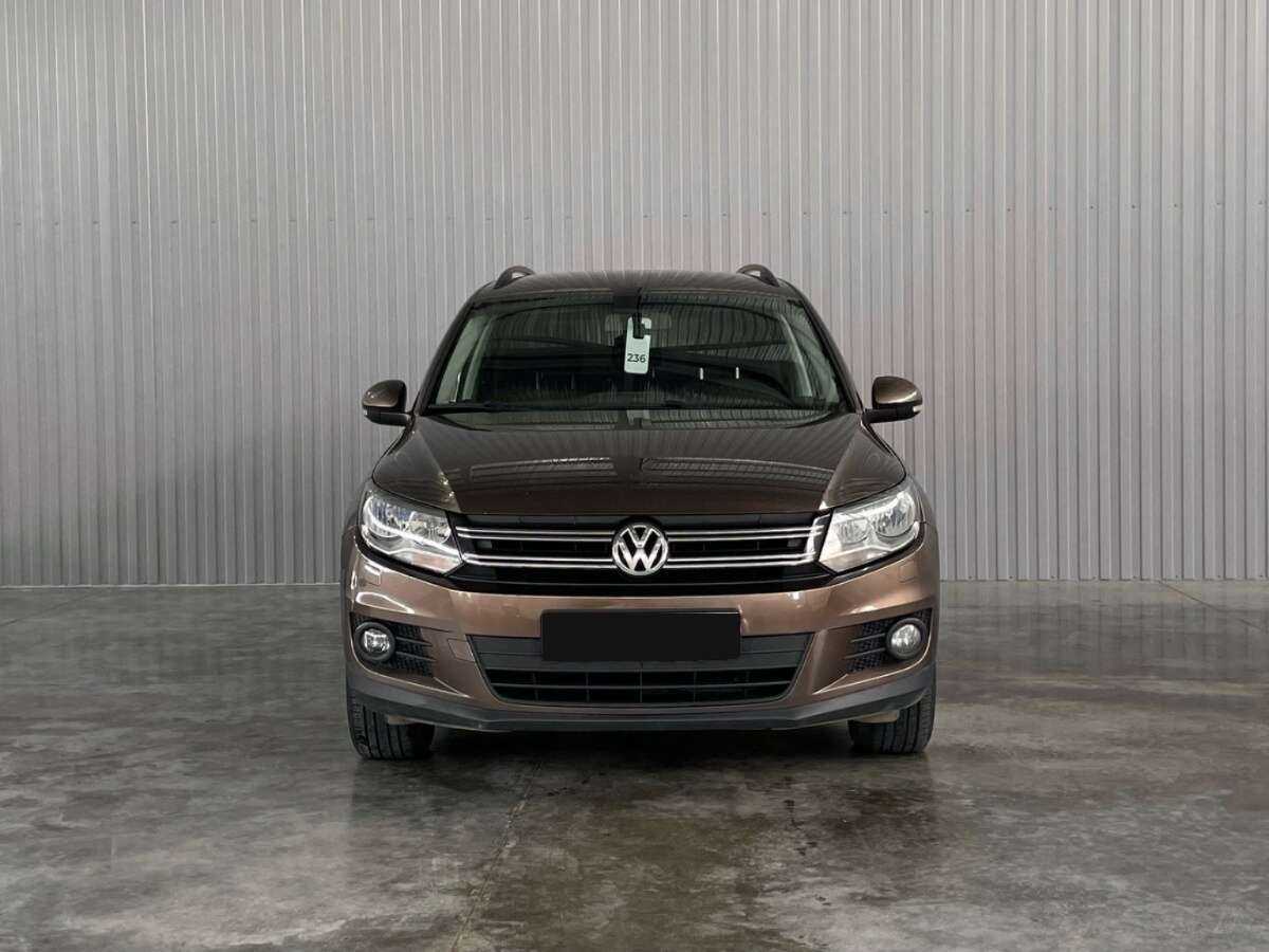 Volkswagen Tiguan б/у, 2014, Роботизированная. Фото: #1