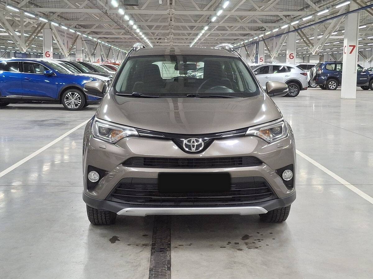 Toyota RAV4 б/у, 2015, Механическая. Фото: #1