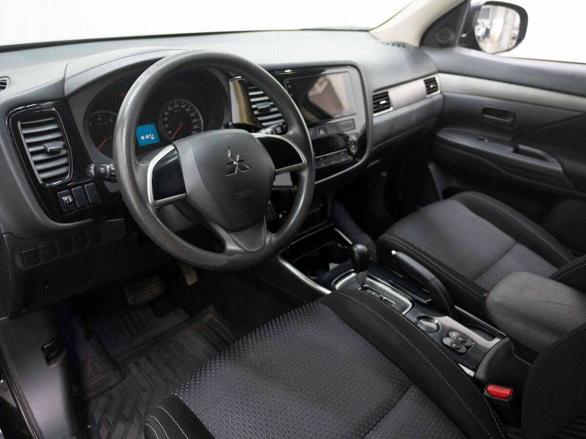 Mitsubishi Outlander б/у, 2018, Вариатор. Фото: #6