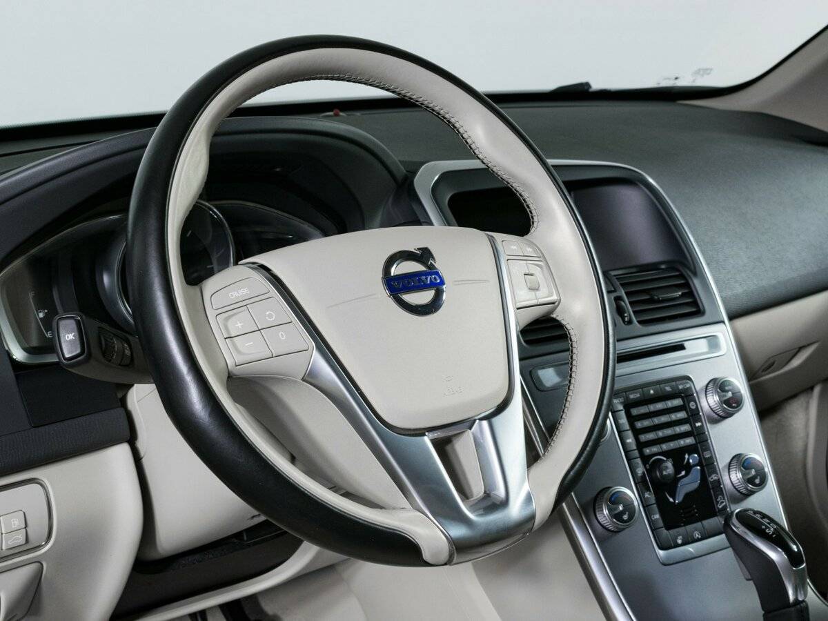 Volvo XC60 б/у, 2016, Автоматическая. Фото: #11