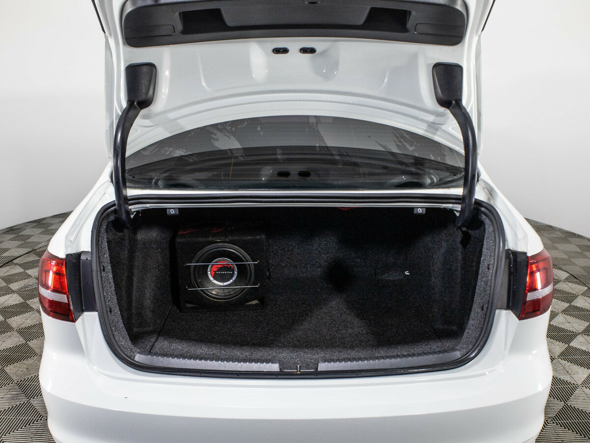 Volkswagen Jetta б/у, 2016, Автоматическая. Фото: #6