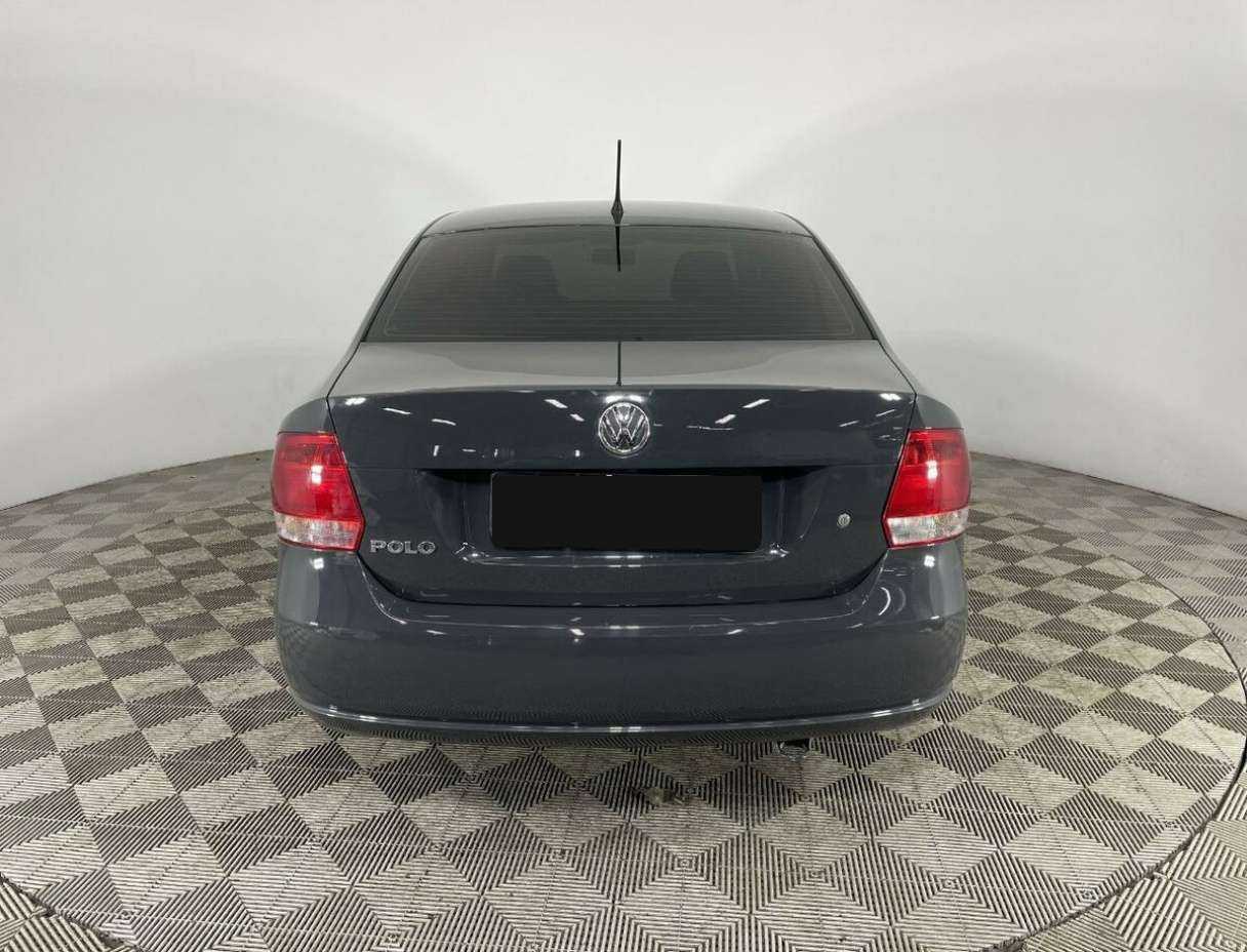 Volkswagen Polo б/у, 2013, Механическая. Фото: #2