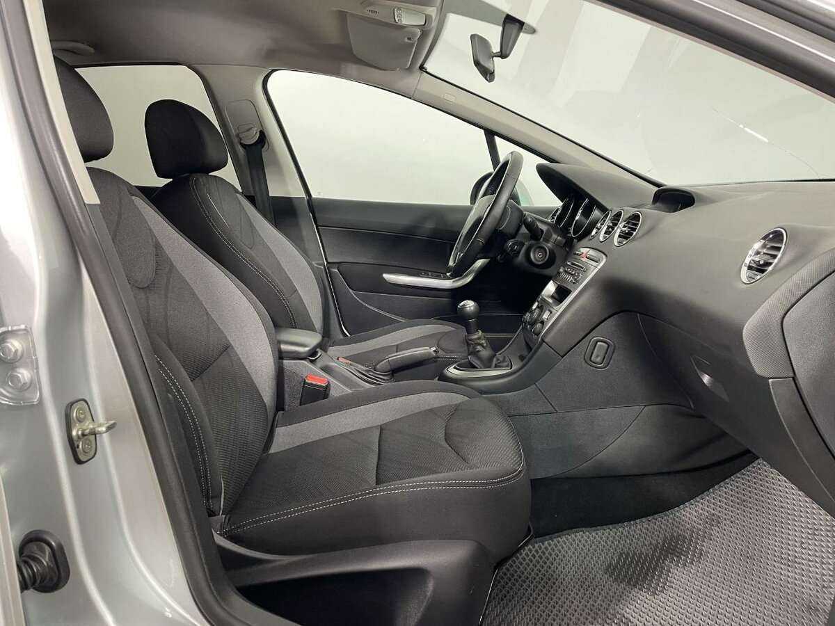 Peugeot 408 б/у, 2016, Механическая. Фото: #13
