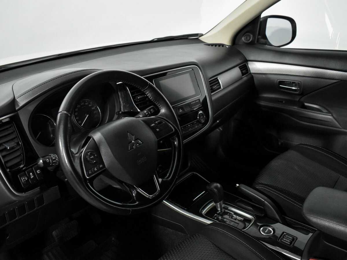 Mitsubishi Outlander б/у, 2018, Вариатор. Фото: #6