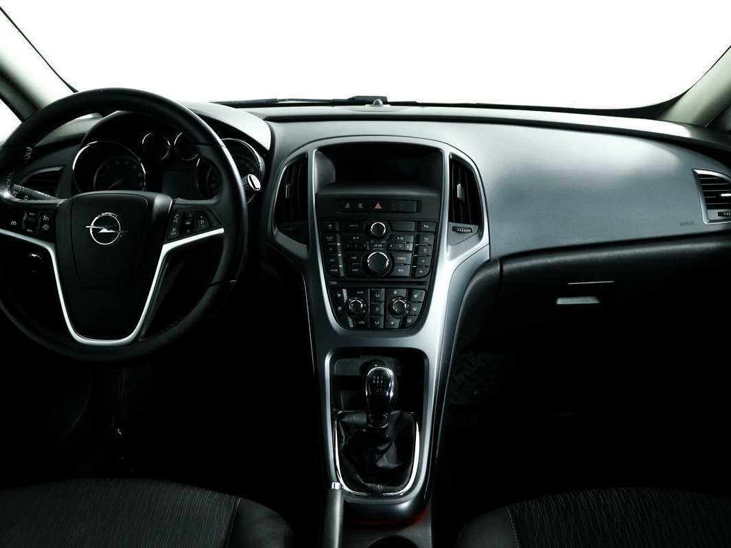 Opel Astra б/у, 2012, Механическая. Фото: #10
