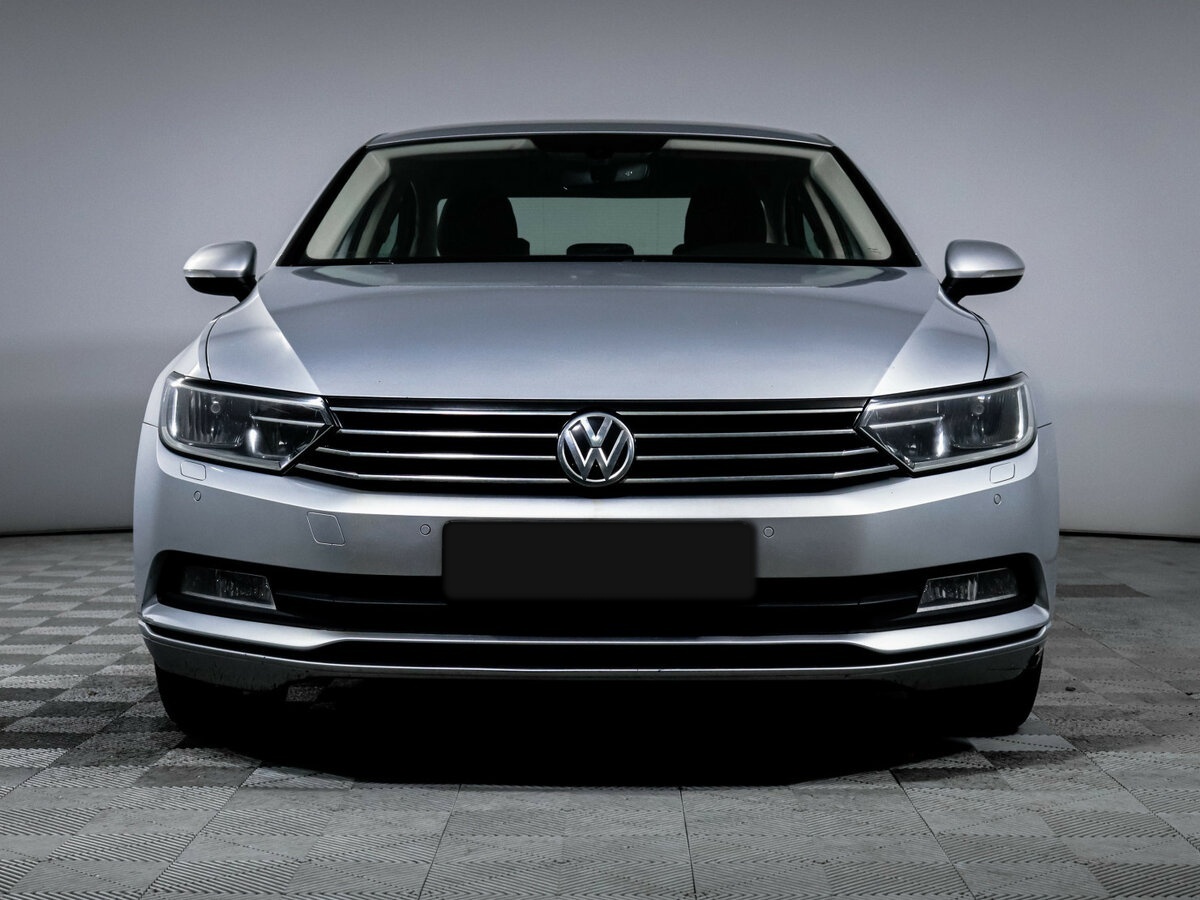Volkswagen Passat б/у, 2017, Роботизированная. Фото: #1