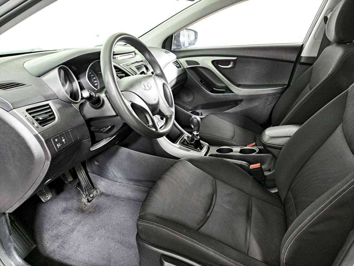 Hyundai Elantra б/у, 2015, Механическая. Фото: #15