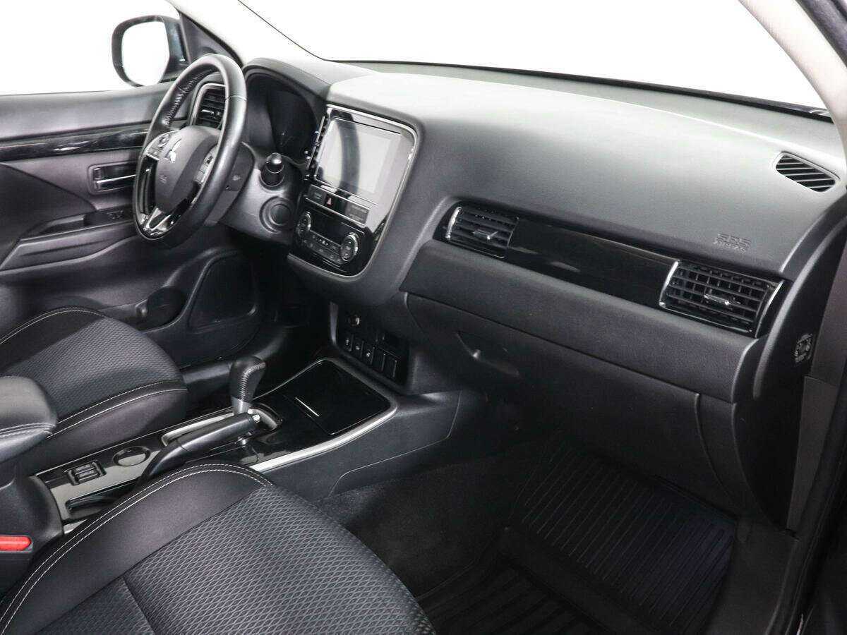 Mitsubishi Outlander б/у, 2018, Вариатор. Фото: #9