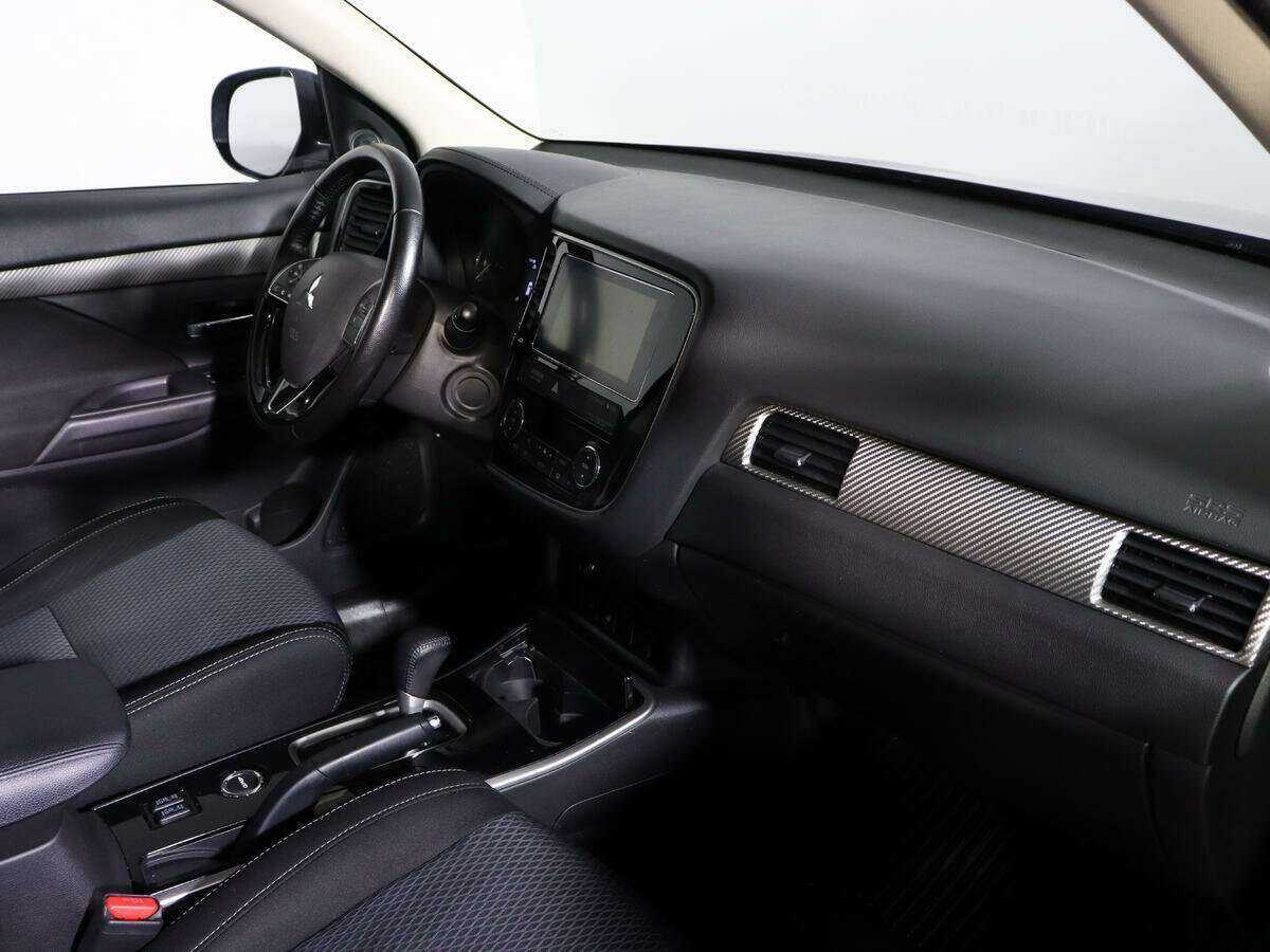 Mitsubishi Outlander б/у, 2018, Вариатор. Фото: #10