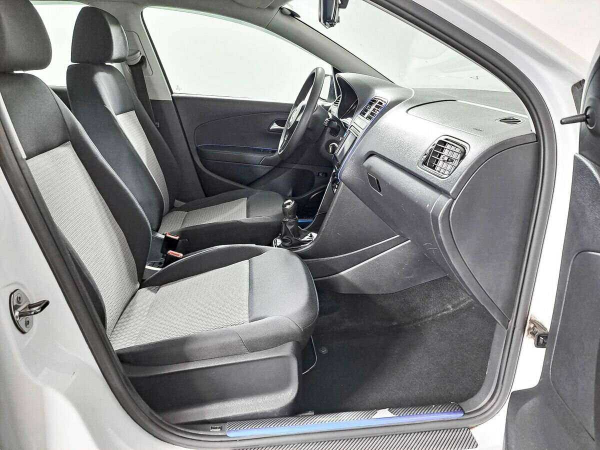 Volkswagen Polo б/у, 2014, Механическая. Фото: #6