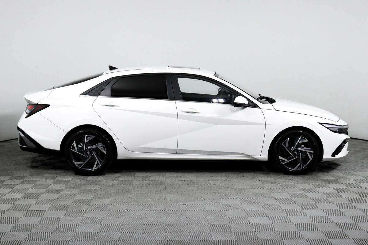 Hyundai Elantra б/у, 2023, Вариатор. Фото: #3