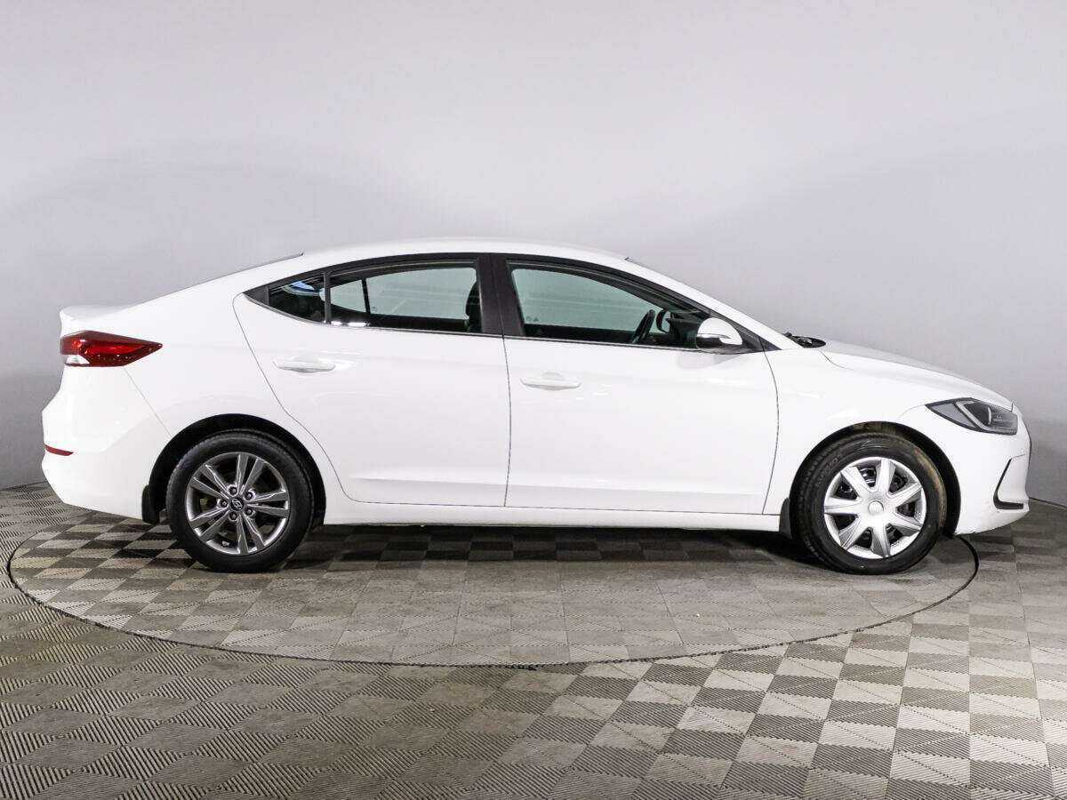 Hyundai Elantra б/у, 2016, Автоматическая. Фото: #3