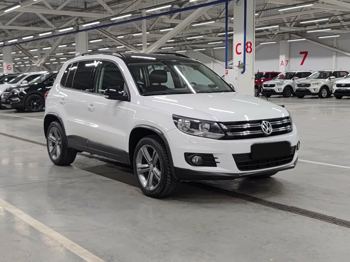 Volkswagen Tiguan б/у, 2016, Автоматическая. Фото: #2