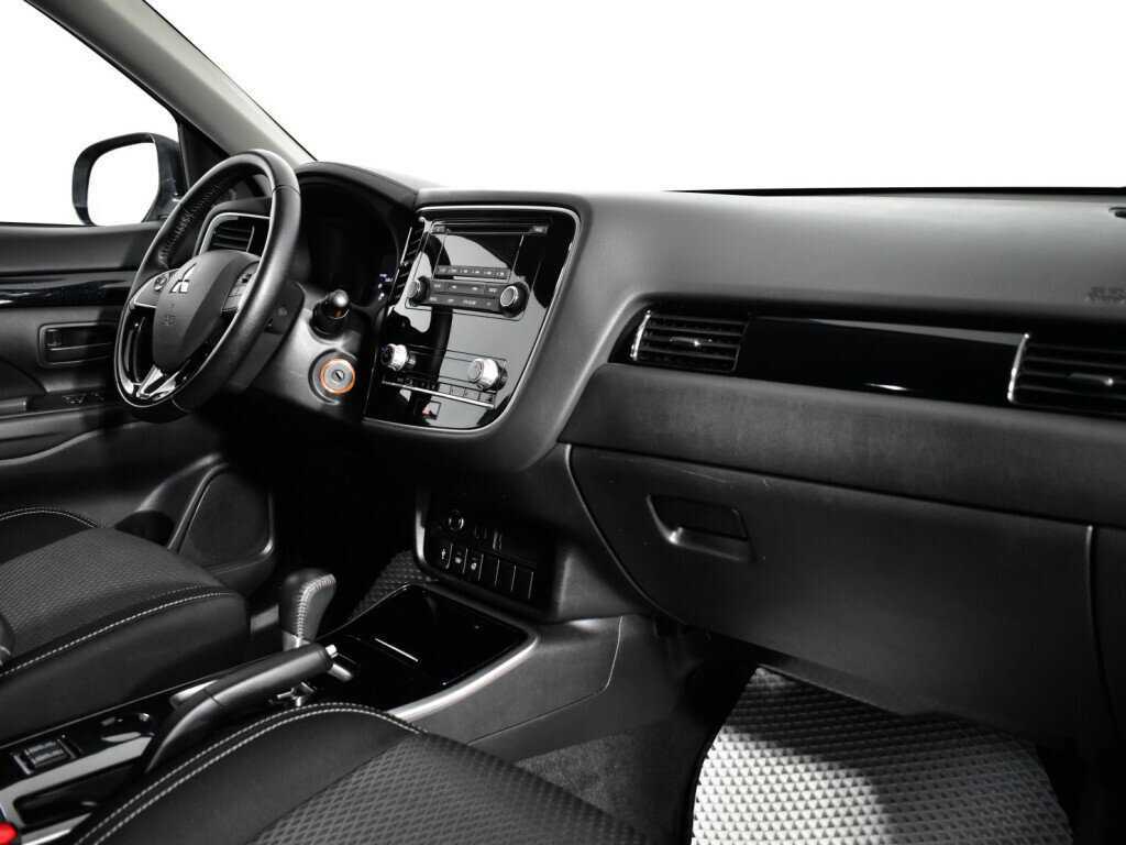 Mitsubishi Outlander б/у, 2020, Вариатор. Фото: #8