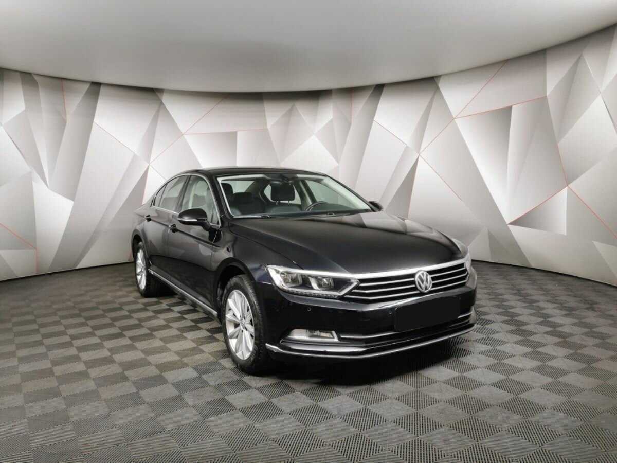 Volkswagen Passat б/у, 2019, Роботизированная. Фото: #2