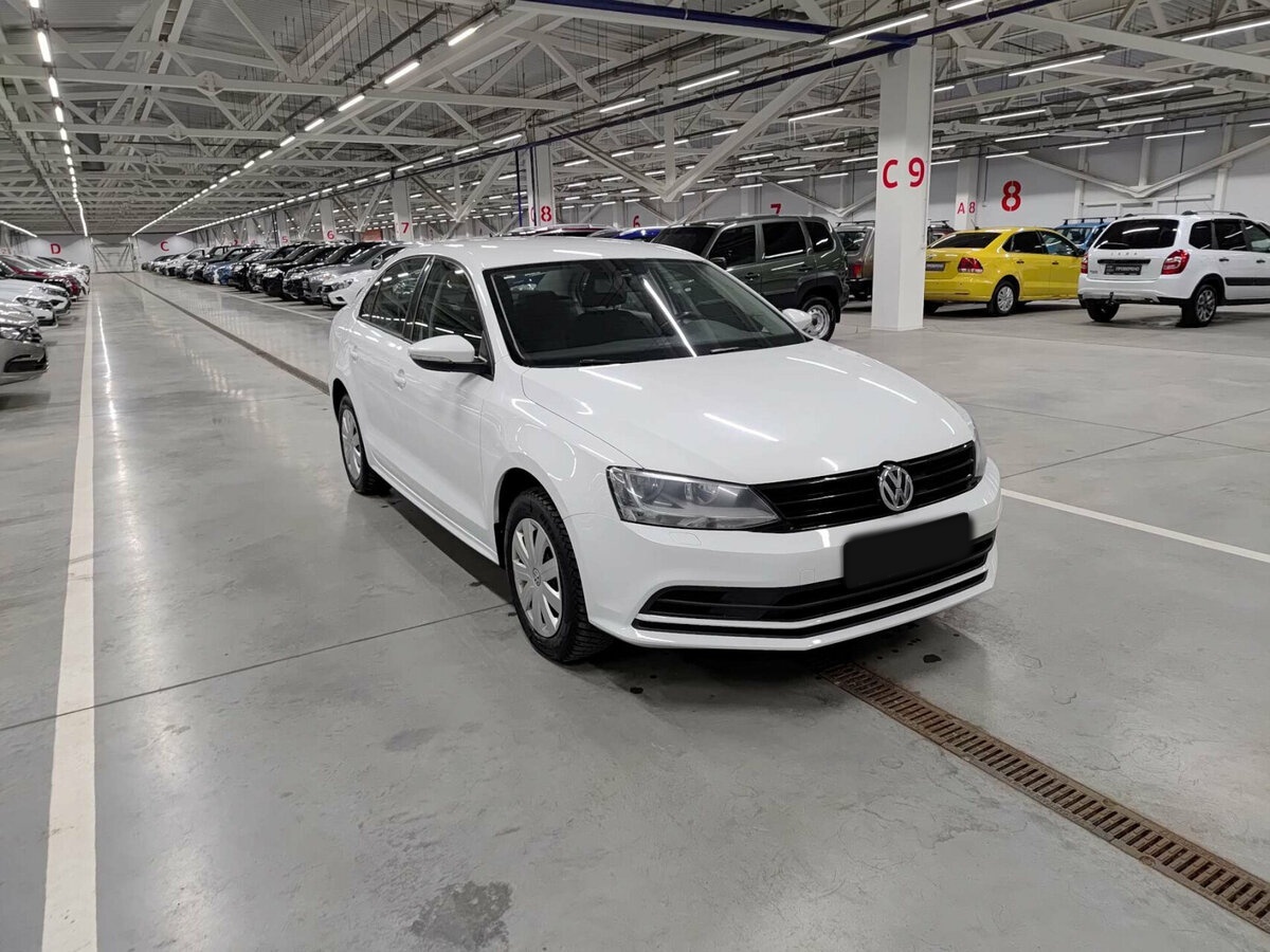 Volkswagen Jetta б/у, 2016, Механическая. Фото: #2