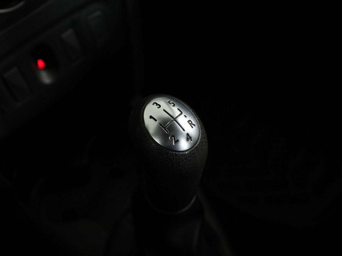 Renault Logan б/у, 2015, Механическая. Фото: #18