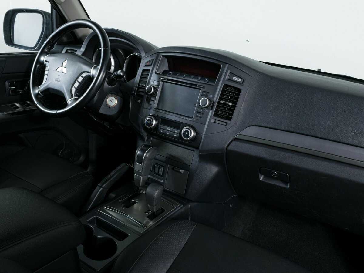 Mitsubishi Pajero б/у, 2012, Автоматическая. Фото: #7
