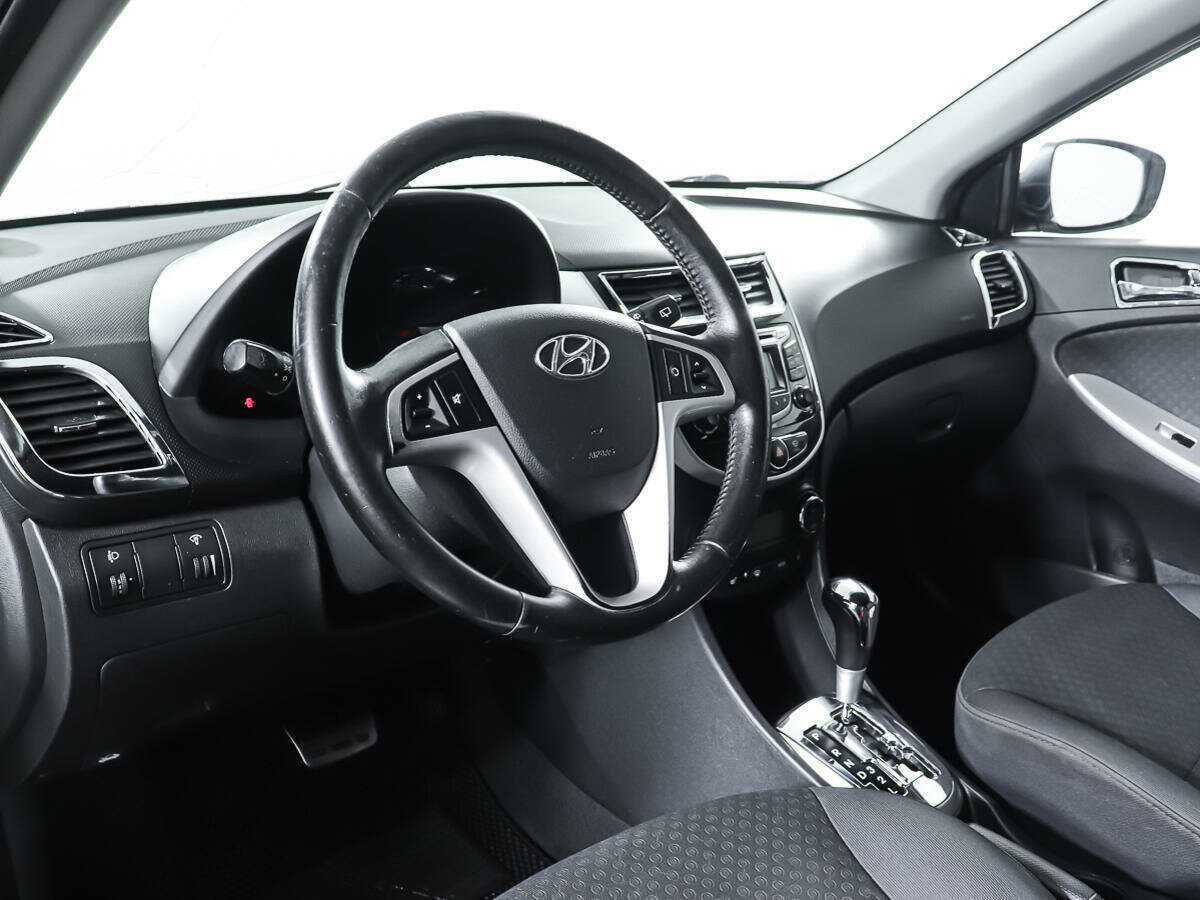 Hyundai Solaris б/у, 2012, Автоматическая. Фото: #11
