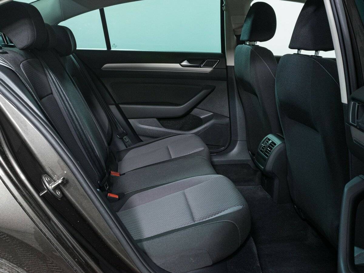 Volkswagen Passat б/у, 2017, Роботизированная. Фото: #8