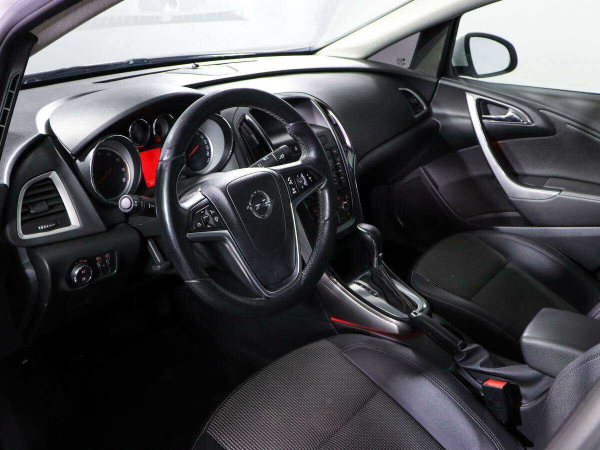 Opel Astra б/у, 2013, Автоматическая. Фото: #13