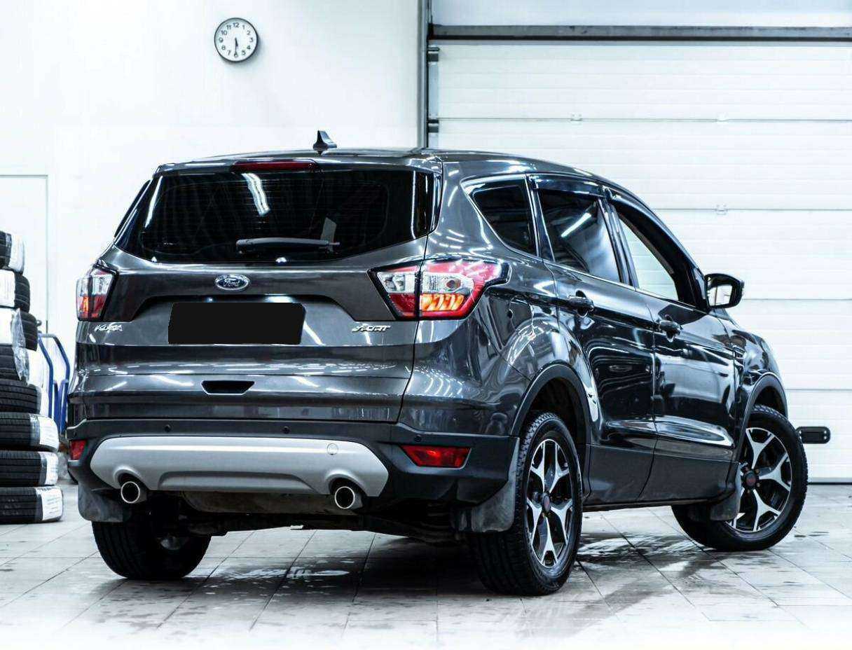 Ford Kuga б/у, 2017, Автоматическая. Фото: #2