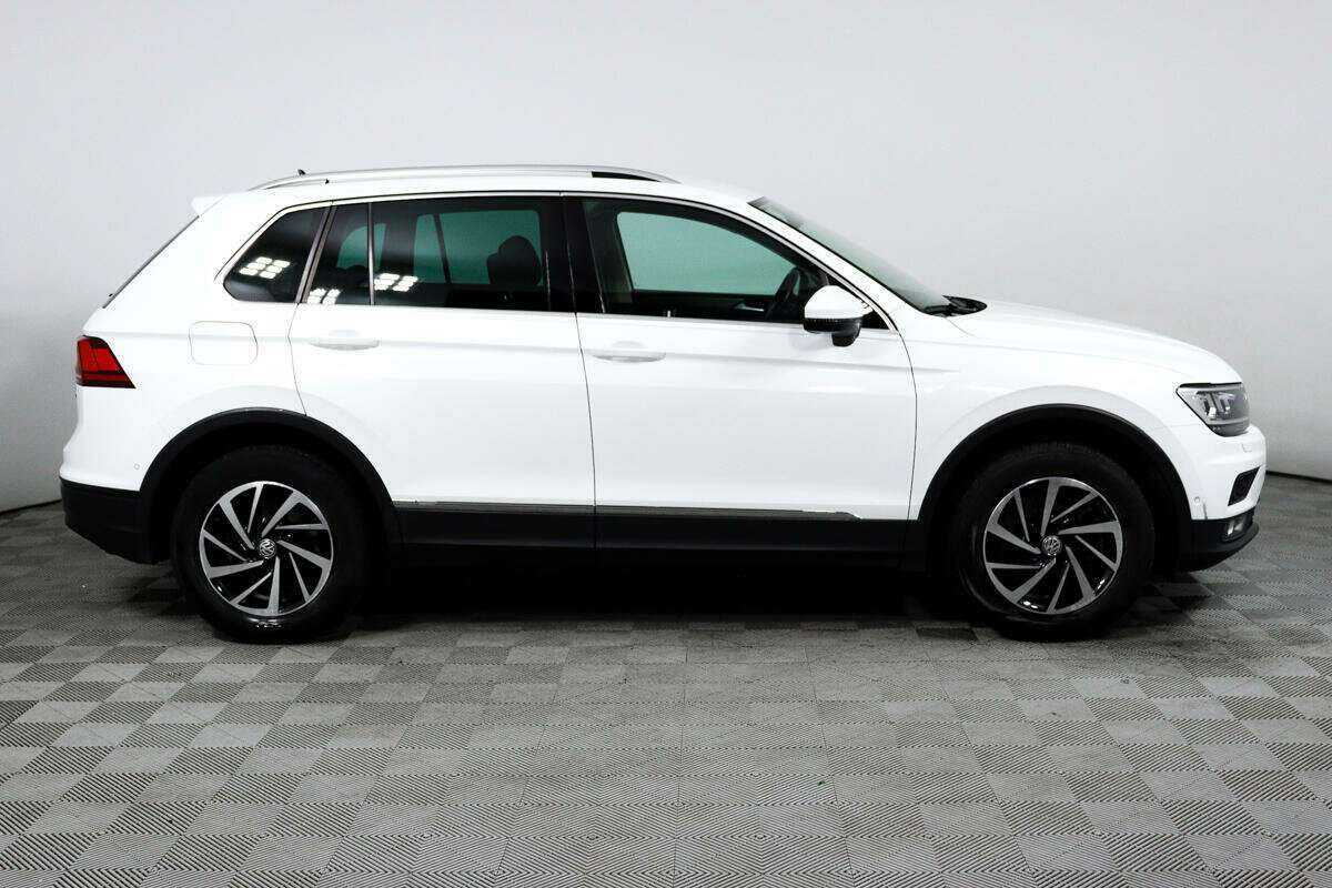 Volkswagen Tiguan б/у, 2018, Роботизированная. Фото: #2