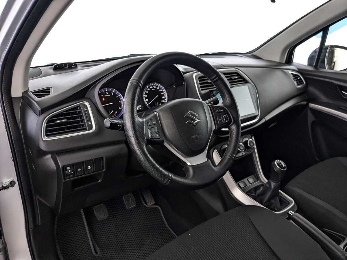 Suzuki SX4 б/у, 2018, Механическая. Фото: #10