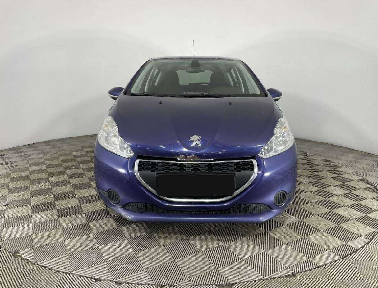 Peugeot 208 б/у, 2014, Автоматическая. Фото: #1