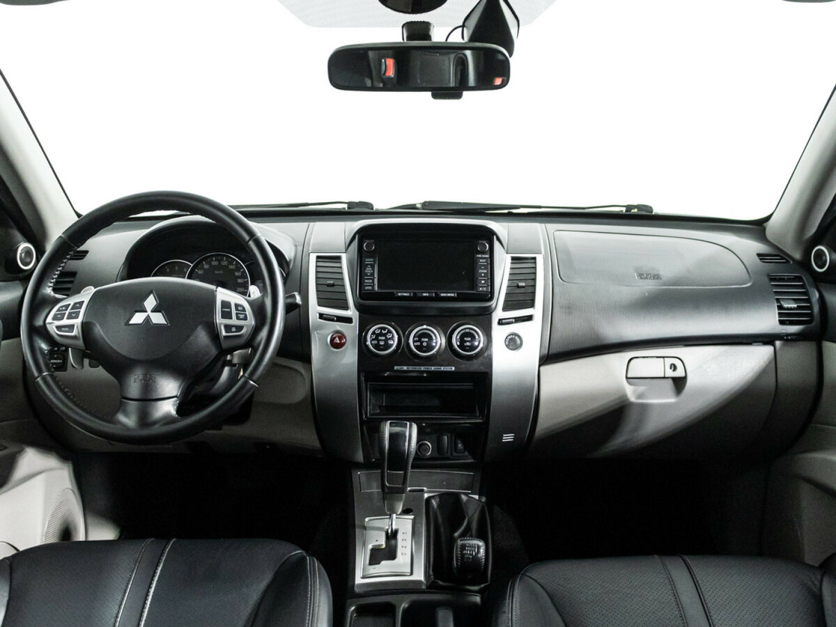 Mitsubishi Pajero Sport б/у, 2013, Автоматическая. Фото: #10