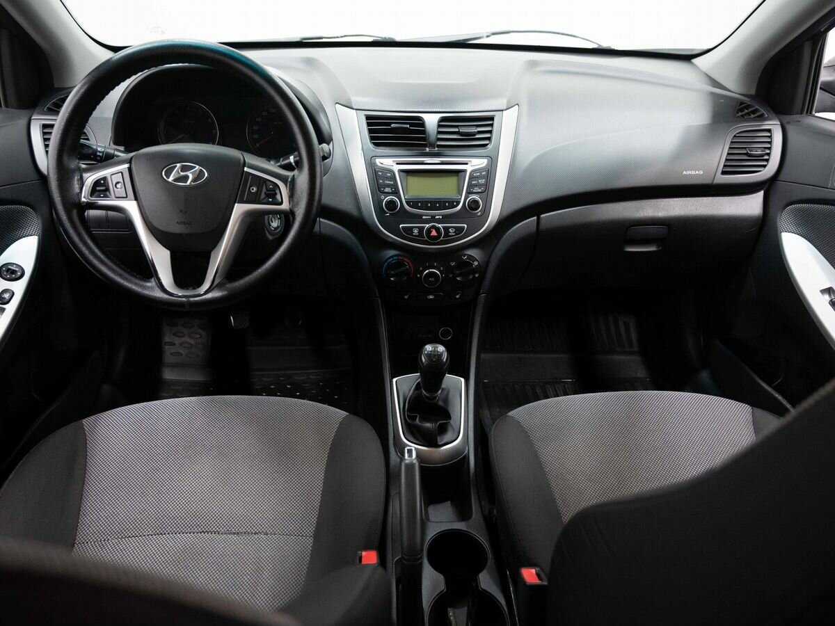 Hyundai Solaris б/у, 2013, Механическая. Фото: #12