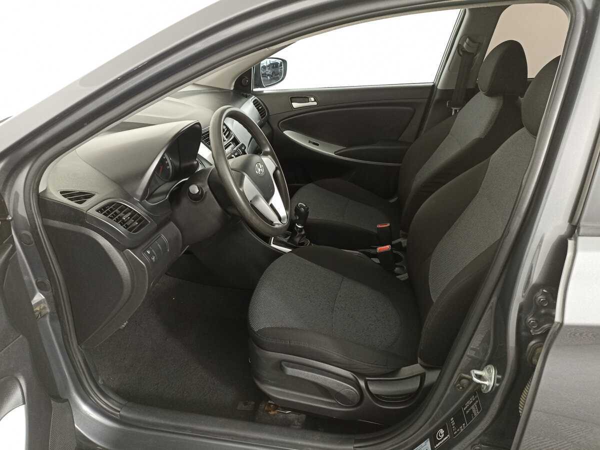 Hyundai Solaris б/у, 2013, Механическая. Фото: #10