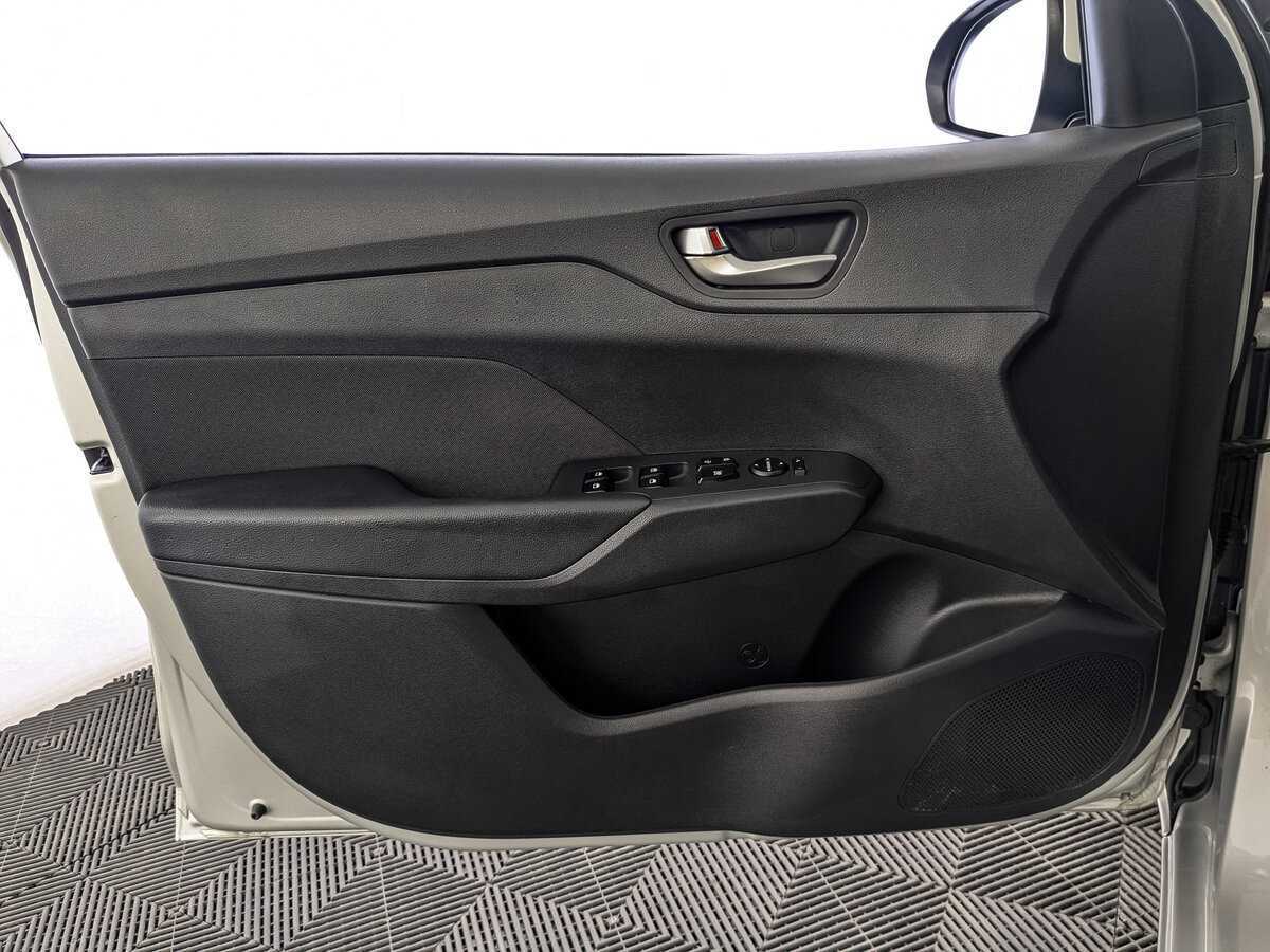 Hyundai Solaris б/у, 2019, Автоматическая. Фото: #18