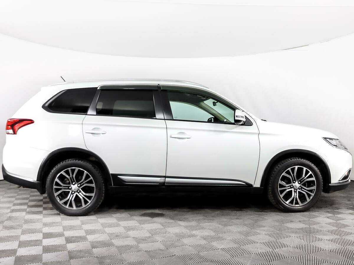 Mitsubishi Outlander б/у, 2016, Вариатор. Фото: #3