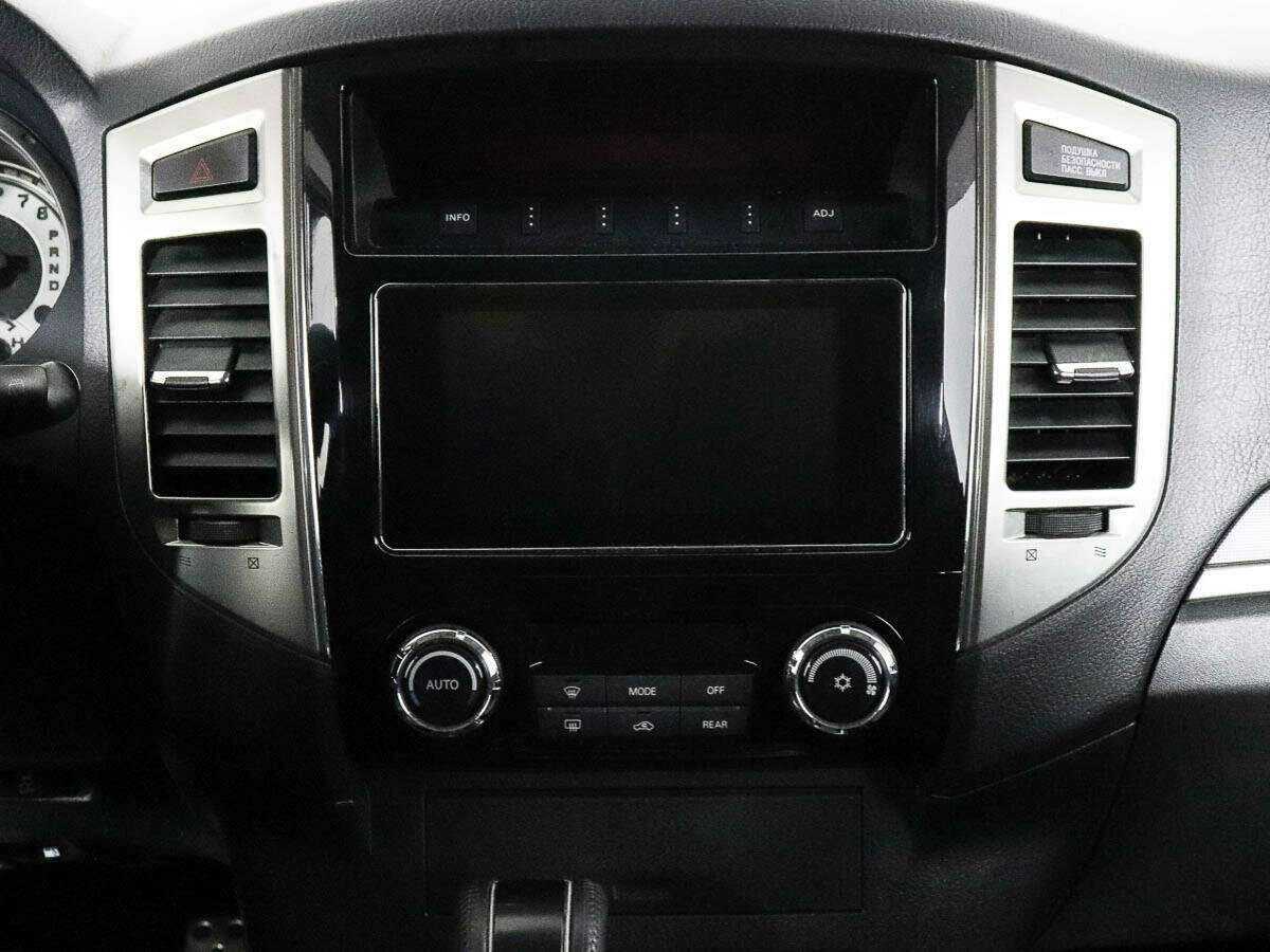 Mitsubishi Pajero б/у, 2018, Автоматическая. Фото: #8