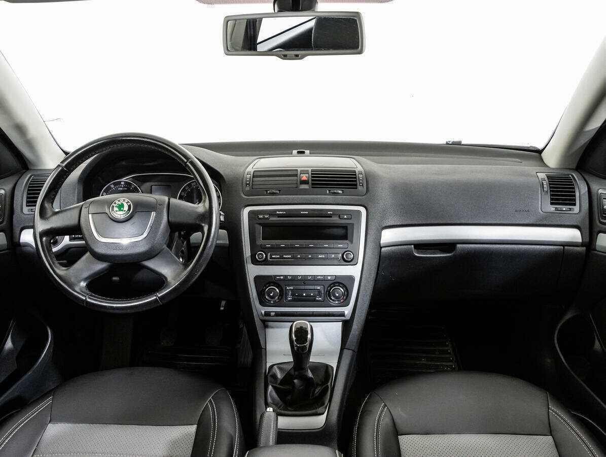 Skoda Octavia б/у, 2013, Механическая. Фото: #9