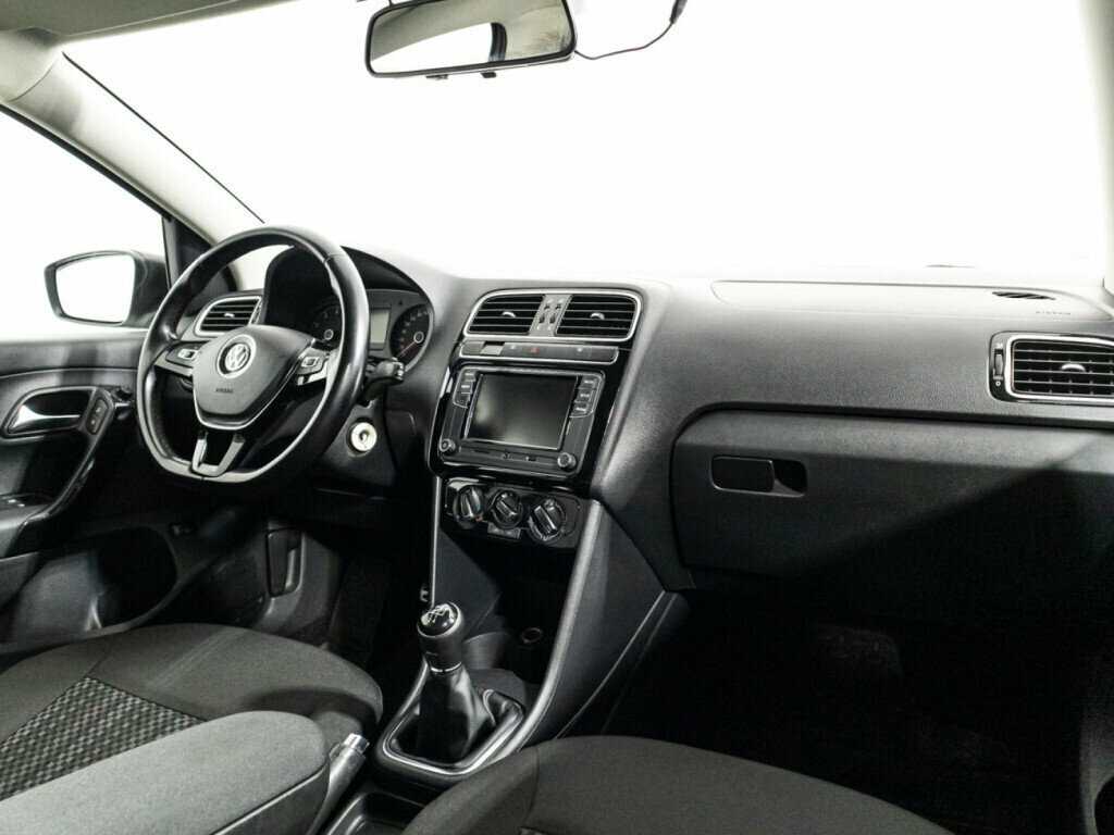 Volkswagen Polo б/у, 2015, Механическая. Фото: #8