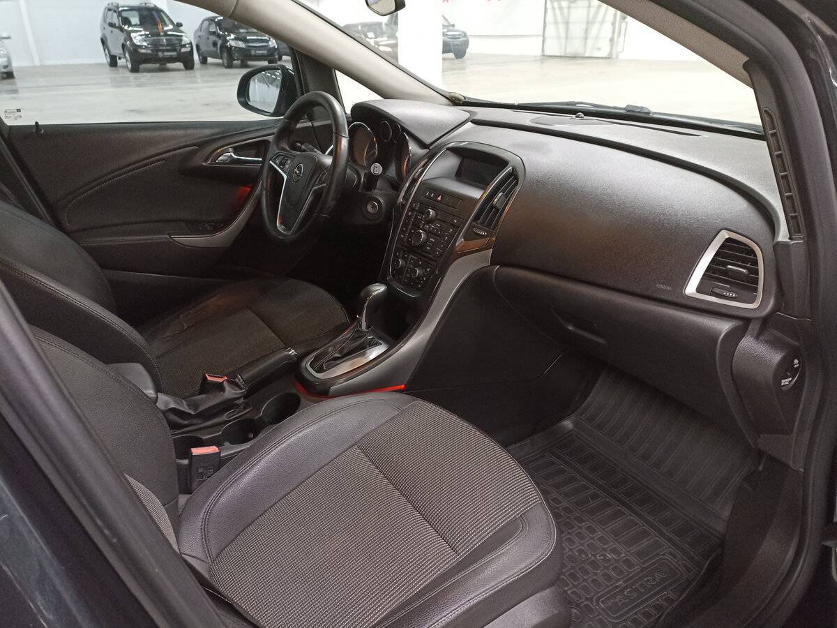 Opel Astra б/у, 2012, Автоматическая. Фото: #10