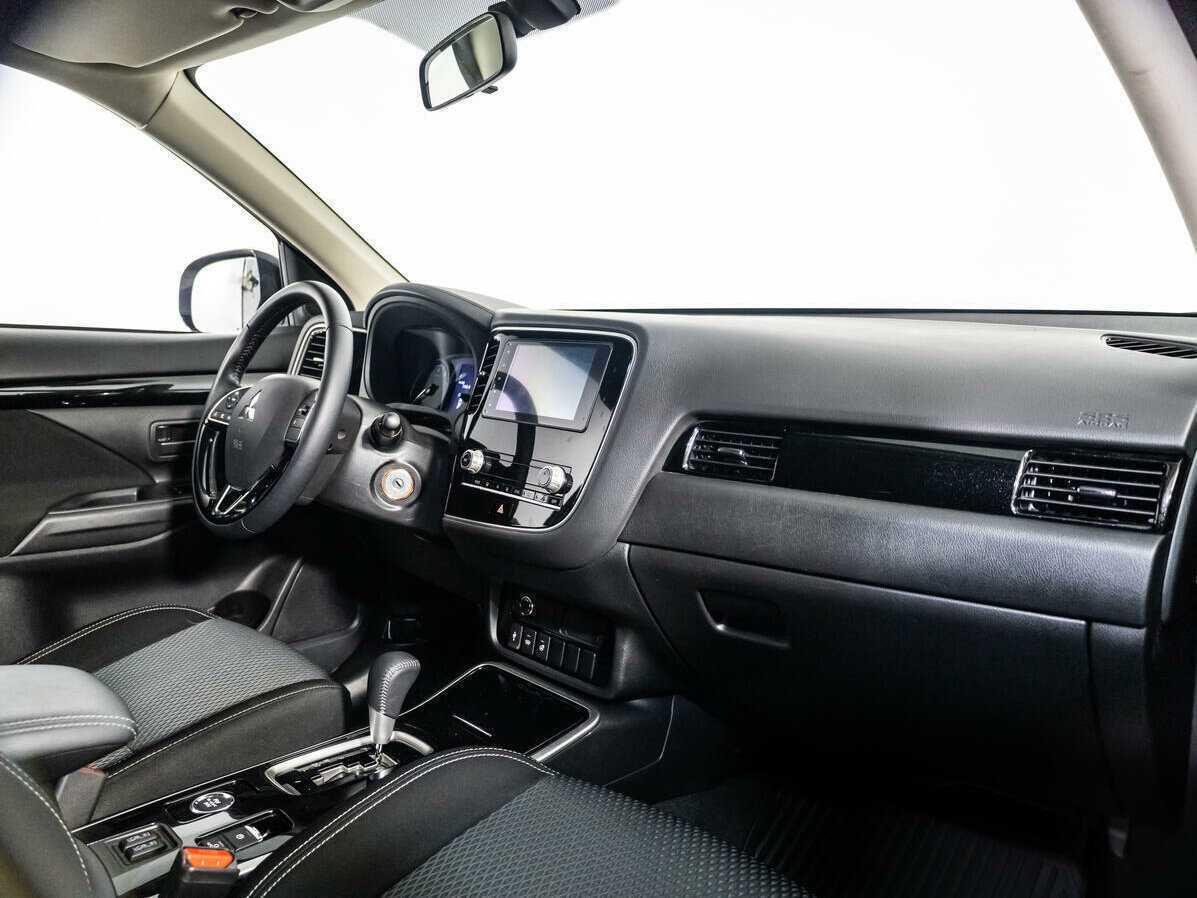 Mitsubishi Outlander б/у, 2020, Вариатор. Фото: #7