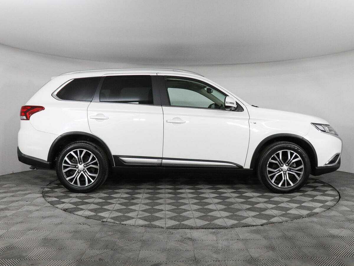 Mitsubishi Outlander б/у, 2018, Автоматическая. Фото: #3