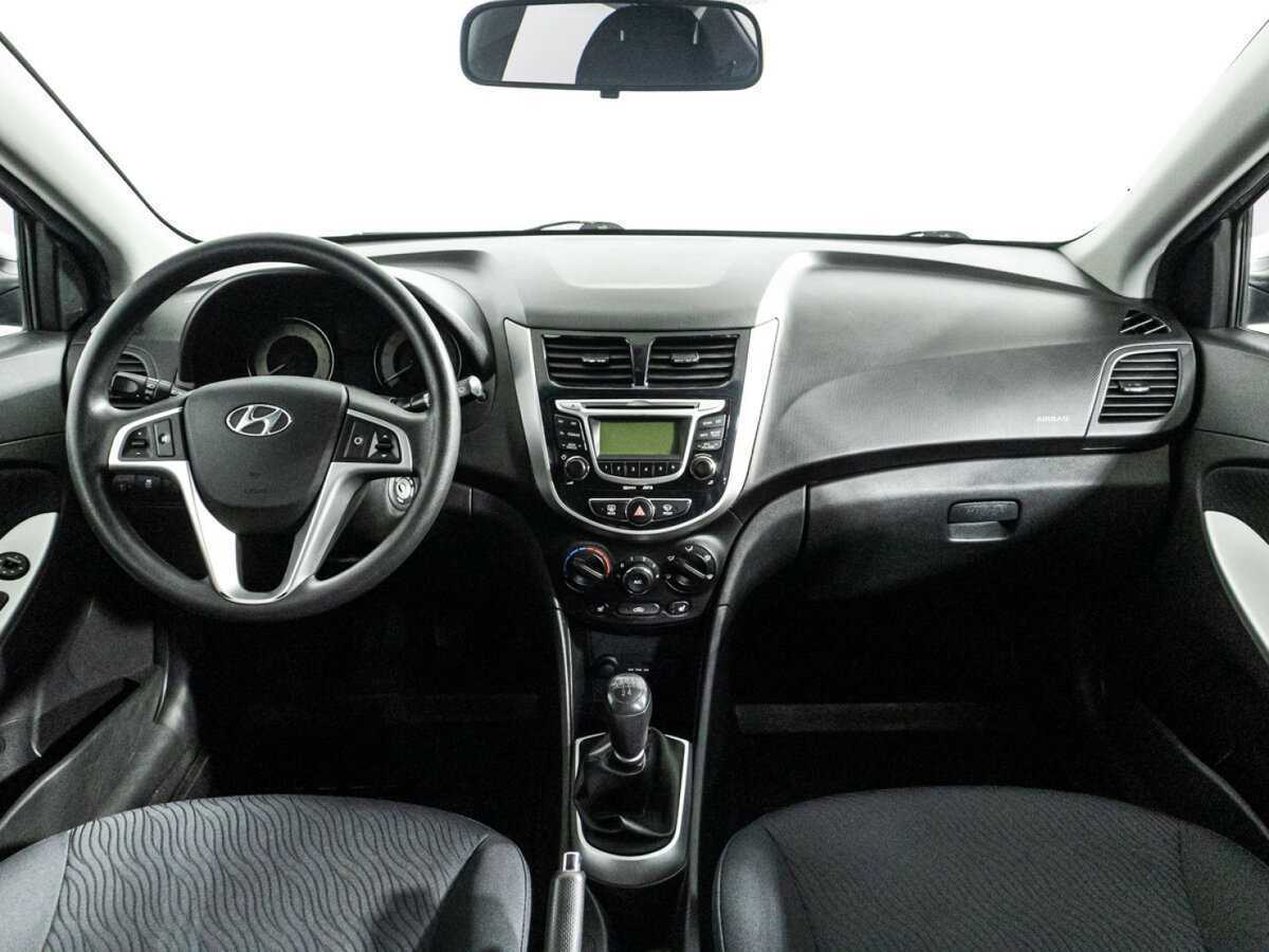 Hyundai Solaris б/у, 2013, Механическая. Фото: #12