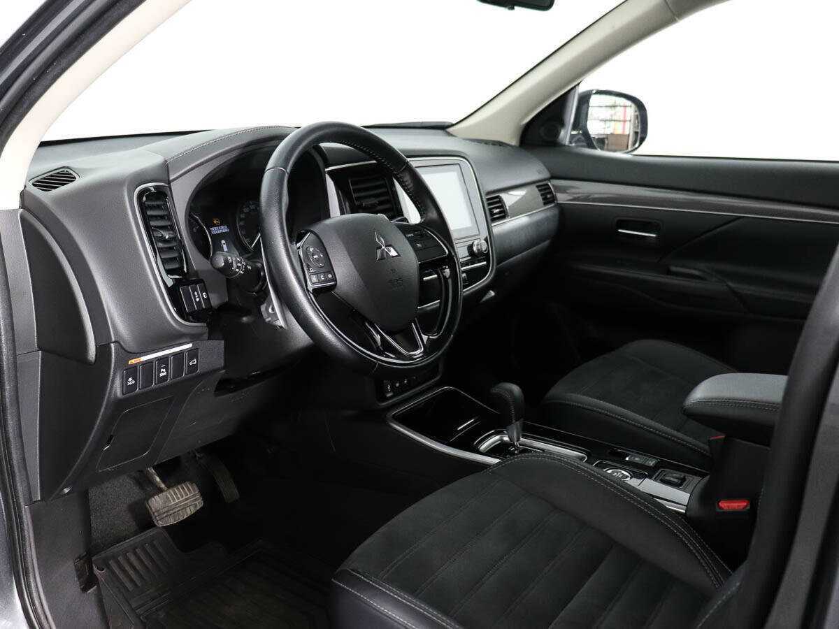 Mitsubishi Outlander б/у, 2022, Вариатор. Фото: #9