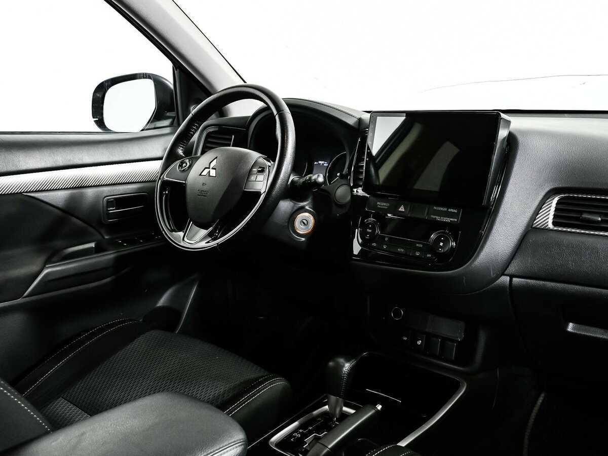 Mitsubishi Outlander б/у, 2018, Вариатор. Фото: #8