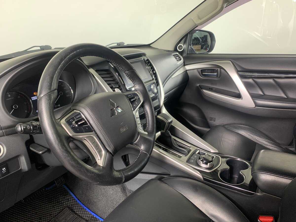 Mitsubishi Pajero Sport б/у, 2017, Автоматическая. Фото: #11