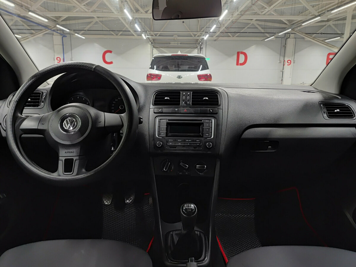 Volkswagen Polo б/у, 2014, Механическая. Фото: #12